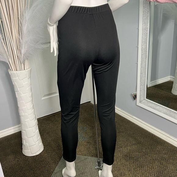 Faux Button Leggings - Picture 4 of 5